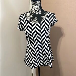 Black and White Chevron Women's Top